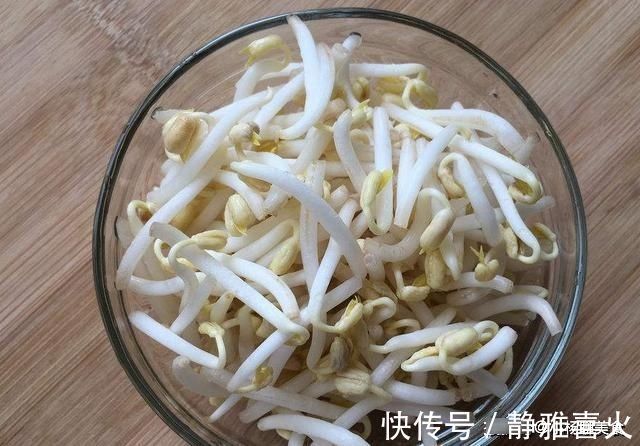 清炒绿豆芽，直接下锅炒大错特错，掌握技巧，豆芽清脆鲜嫩更可口