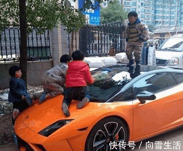 孩子|“孩子喝你口饮料能咋的”奶奶无理护娃,女孩怒怼我有肺结核