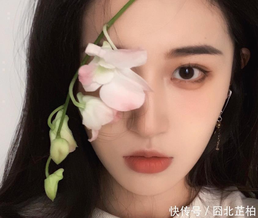 女孩子|女孩子“越长越好看”,多半占有这3个特征,全占的绝对高颜值