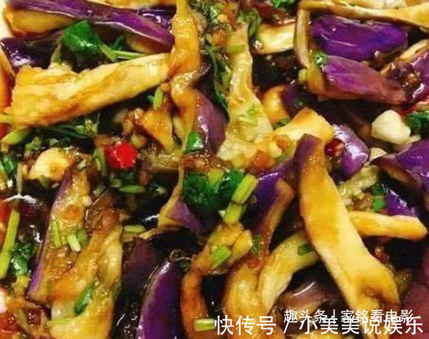 蒿子杆|美食推荐蒿子杆拌金针、干煸鸡块、凉拌茄子、菠菜腰果塔的做法