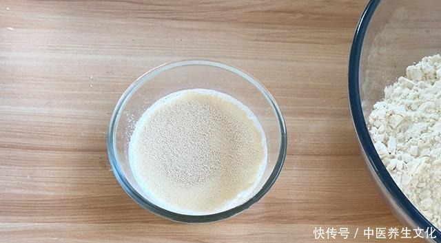 教你做奶香开花馒头,一擀一卷,口感劲道,简单可行,孩子很爱吃