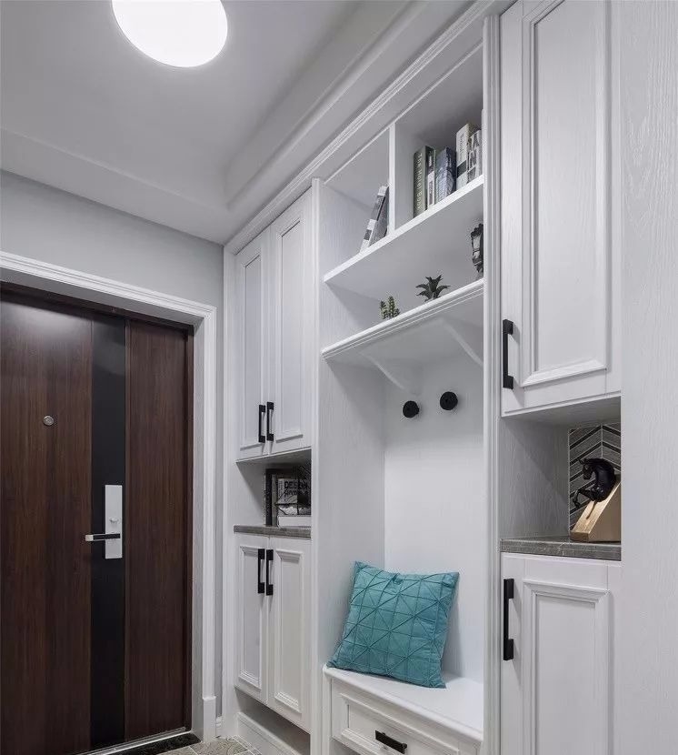 小灵儿|玄关鞋柜+衣柜的3种组合设计，家里不装真的好可惜