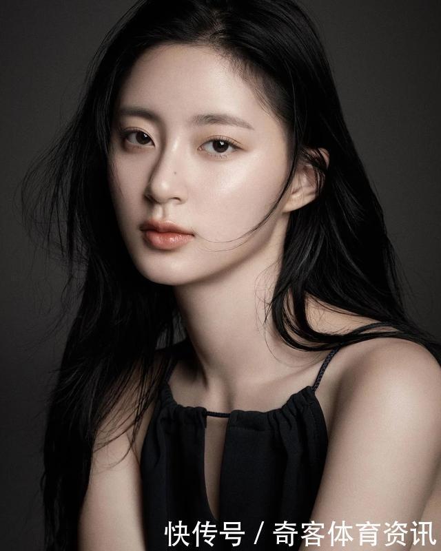 韩国三大整形模板,为自己画像找医生整容,一个还是jisoo的好朋友