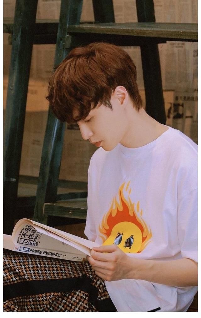 张艺兴|张艺兴的“教养”登上了热搜，看完后让人自叹不如