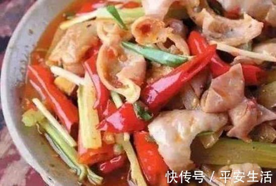 泡椒|美食精选：香菇板栗鸡块，芹菜爆炒鸡胗，烧椒茄子，泡椒肥肠做法