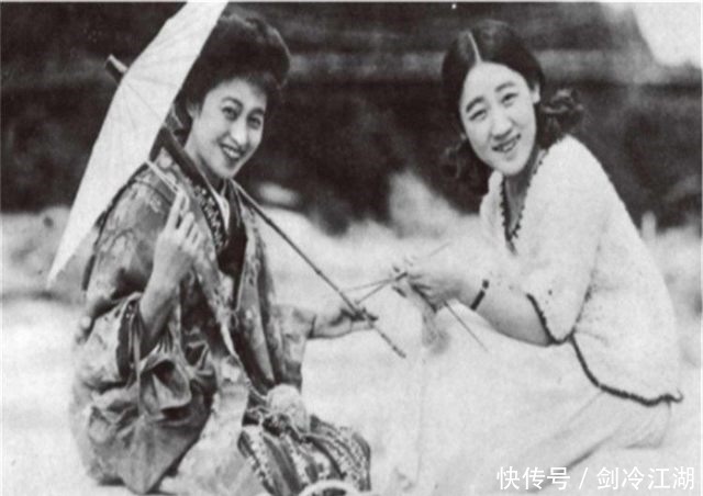 脱俗|川岛芳子美出天际第二幅图，外形清丽脱俗，自然典雅