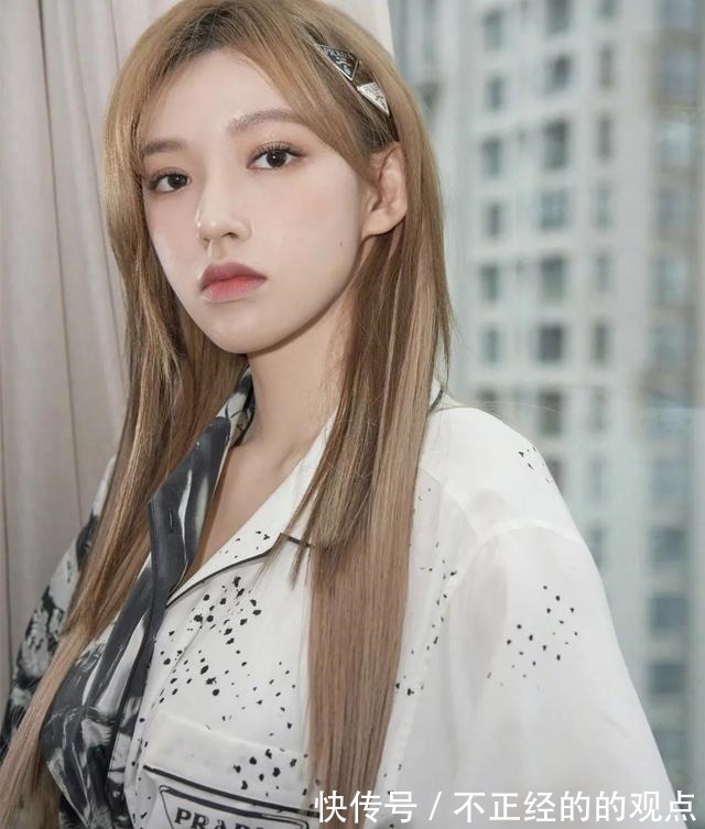 短发 40女人尽量少留长发、烫小卷,今年这3种发型正火,减龄特洋气