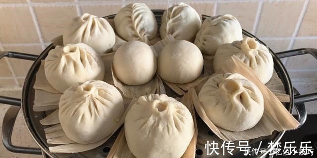 小技巧|蒸包子，万万不要直接上锅蒸，3个小技巧，包子鲜嫩松软、不塌陷