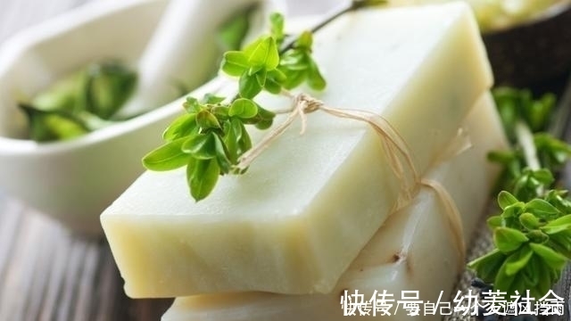 油烟机上油污又黏又厚别用洗洁精试试这些方法,去污快又干净