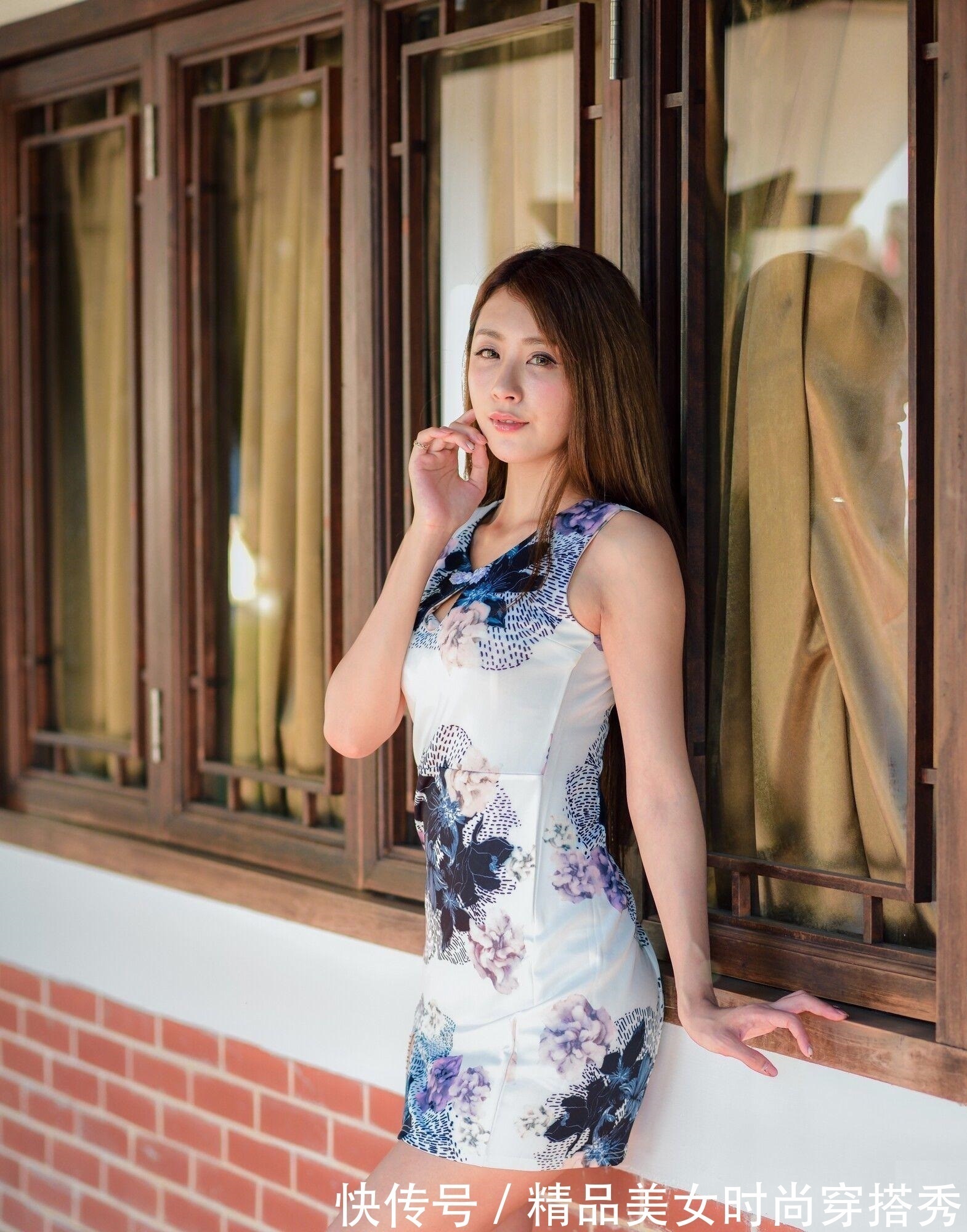 连衣裙 一袭精致奢华的连衣裙,让你更加妩媚自信