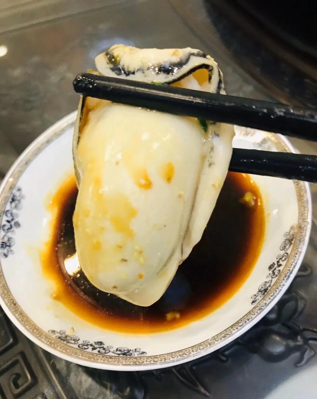 吃生蚝就得按桶算,4种做法天天不重样,最后一种我吃宵夜必点