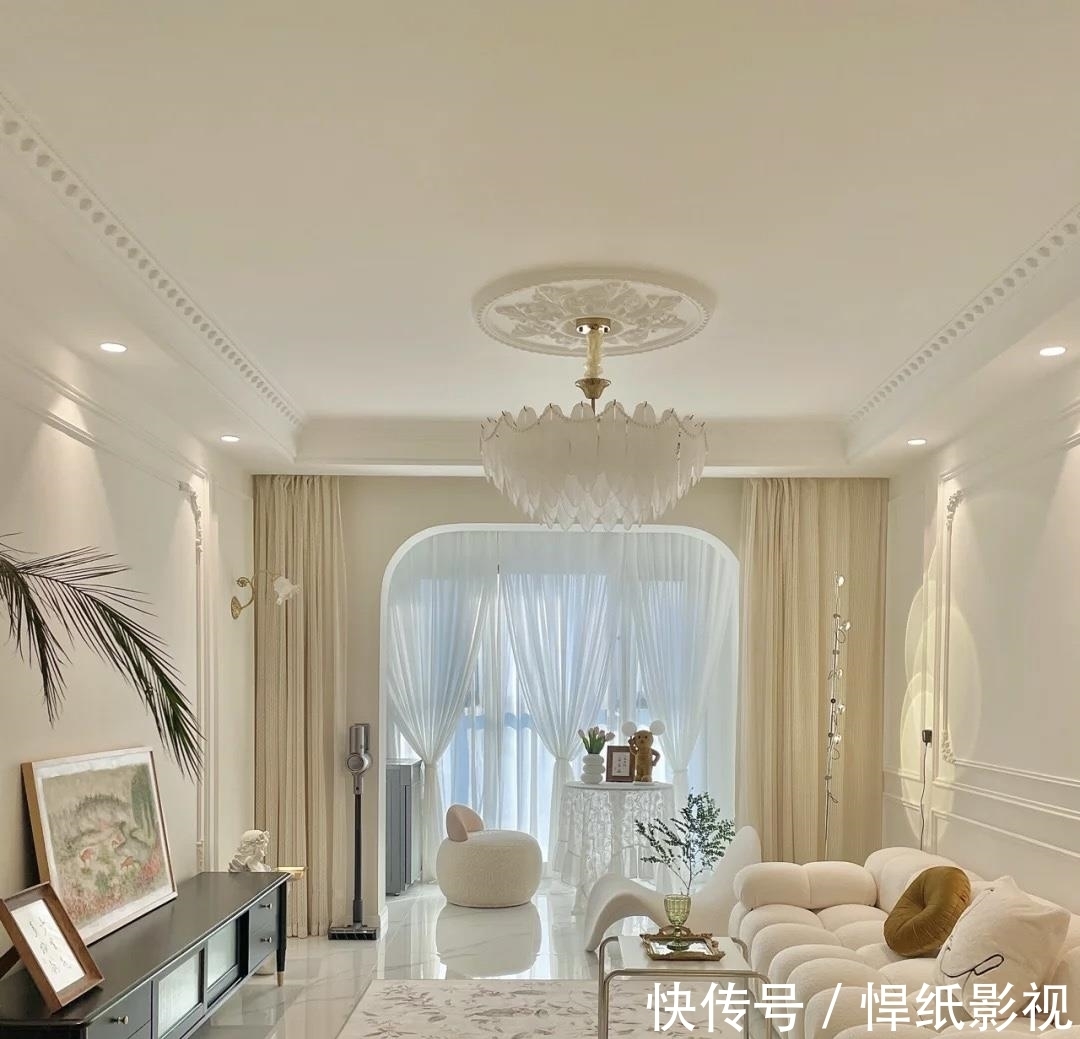 飘窗垫|这是我们见过最浪漫的132㎡法式装修，屋内干净到“一层不染”