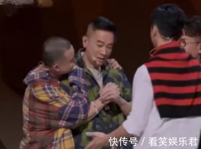 hoho|54岁陈小春节目中落泪!因不舍兄弟淘汰哭到哽咽,眼眶通红惹人疼