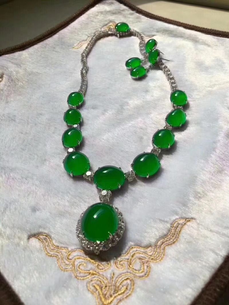 珠串|为什么翡翠珠串18颗?背后的原因意想不到!