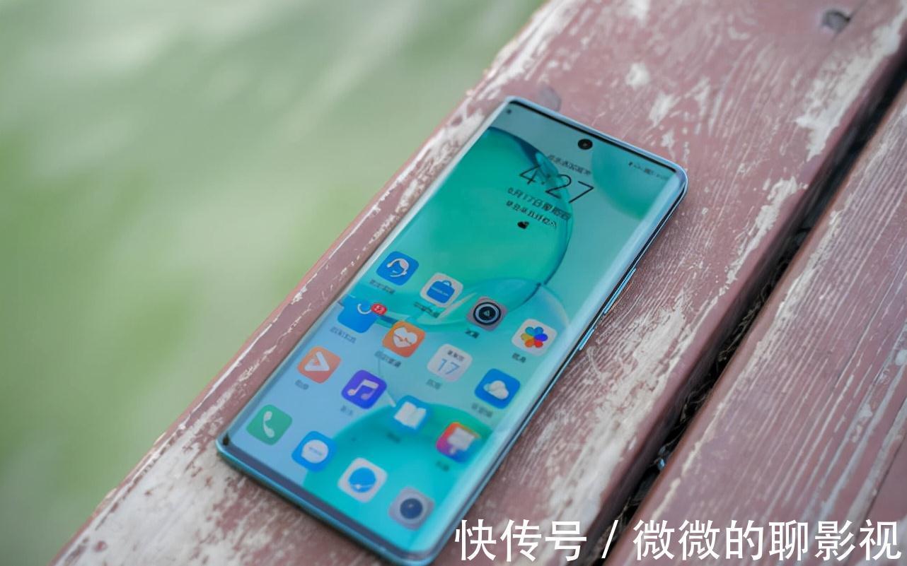 oled|都是2699元，华为Nova9对比荣耀50，我们该如何选择？