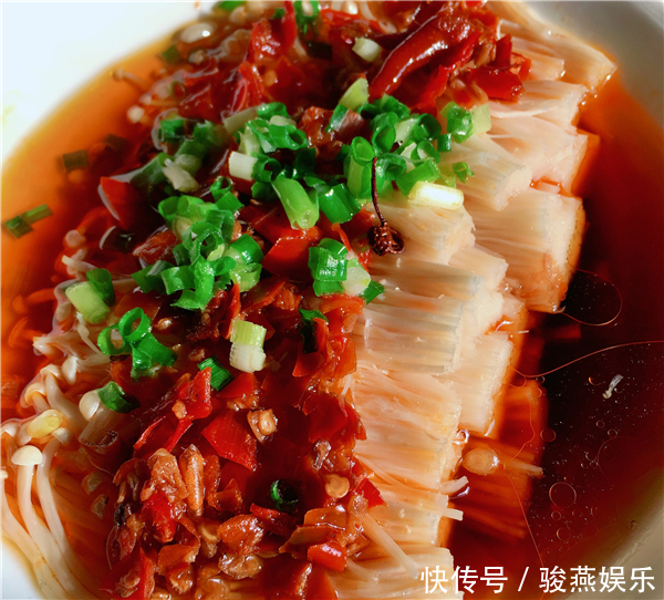 冬季给孩子做这道菜,比大鱼大肉还要香,孩子吃完聪明长高个