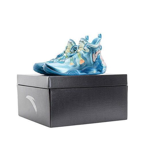 大招|售价直追Yeezy市值超过Adidas，这家国产鞋厂要放大招