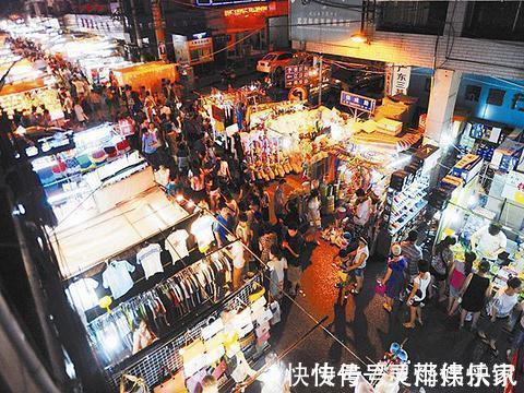 保成路|喜迎全员摆摊时代，国内地摊夜市竞争激烈，谁才是游客心中第一