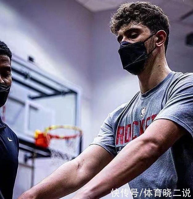 伍德|火箭队内训练曝光!杰伦格林状态出色，申京变强壮，新援引欢呼