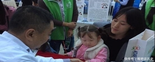 打针|3岁女童医院上演“搞笑”剧情,爸爸哭笑不得,网友:是个狠人