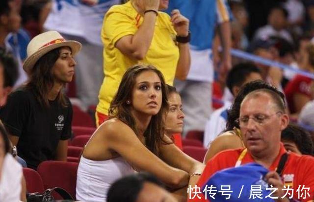 一夜成名|球迷公认的“世界女篮第一女神”,凭颜值和球技征服无数NBA球员