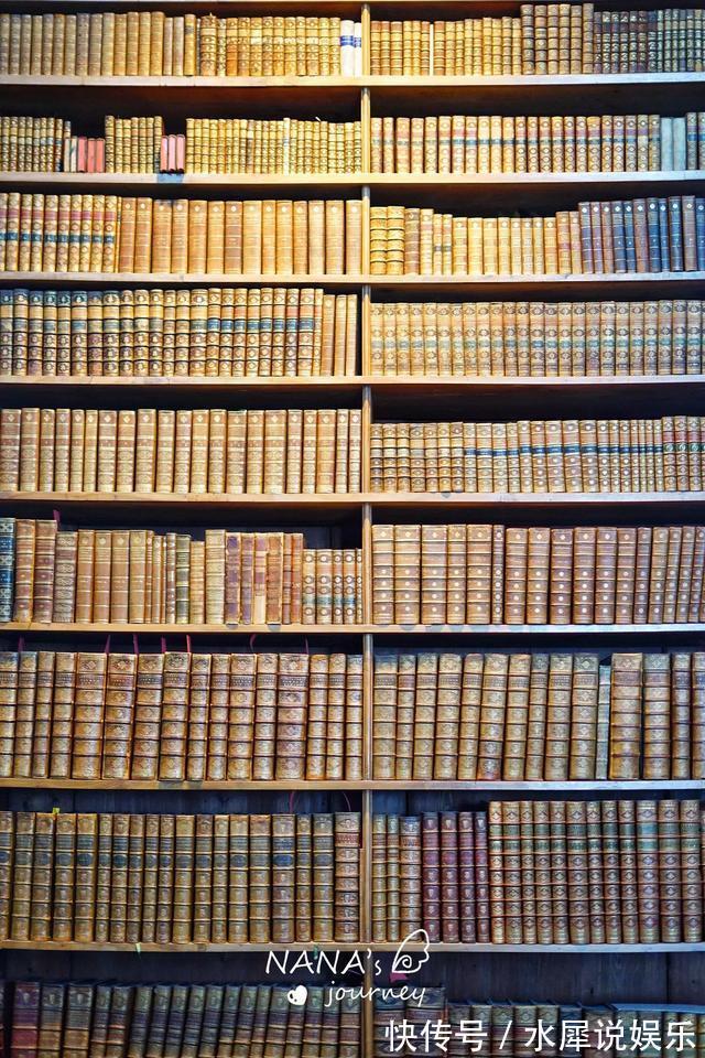 国家图书馆|欧洲曾经的皇家图书馆,如今巴洛克艺术殿堂,游客美的无心看书