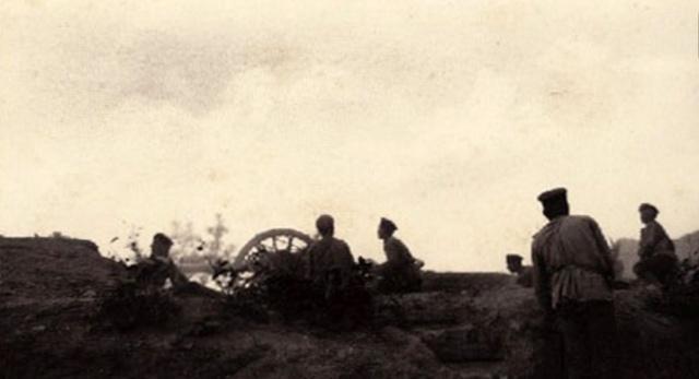 俄军|历史再现！日俄战争俄军旅顺投降日军珍贵影像资料！毛子被教做人