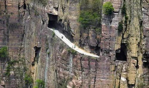 筑路史|中国筑路史的奇迹！建于悬崖峭壁的天险之路，世界上都绝无仅有！
