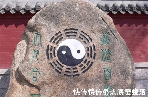 辛追夫人|考古发掘出汉初版《道德经》,与现版一对比:几乎被改得面目全非