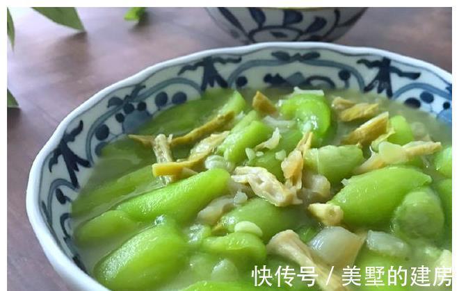 这菜要抓紧吃，再不吃就老了，炒时加入这两物，鲜美到汤都吃精光