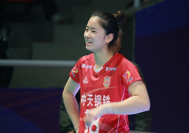 国家队|一传连续接飞!女排天才自由人状态低迷,国家队主力之争再起波澜