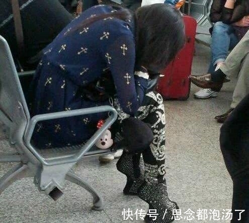 |搞笑图片幽默段子笑话:妹子,你这双鞋穿着脚不难受吗