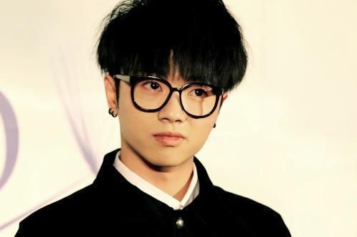 逼观众为华晨宇应援，现在的艺人怎么这么“哞”？