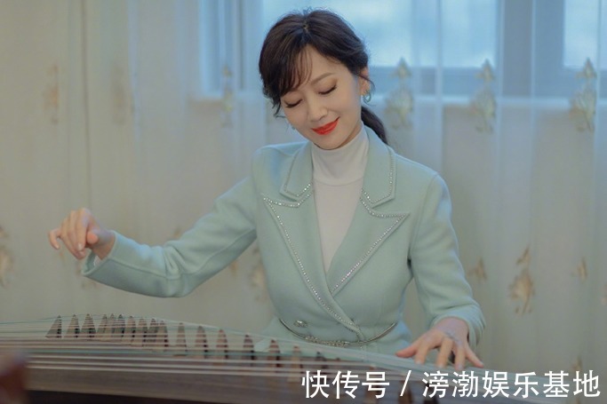 头发 40岁女人头发不要剪太短,4款发型好看又显气质,合适过年用