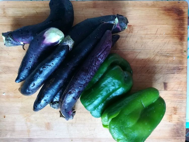 美味好吃的家常茄子，炒一炒就出锅，方法简单，超下饭