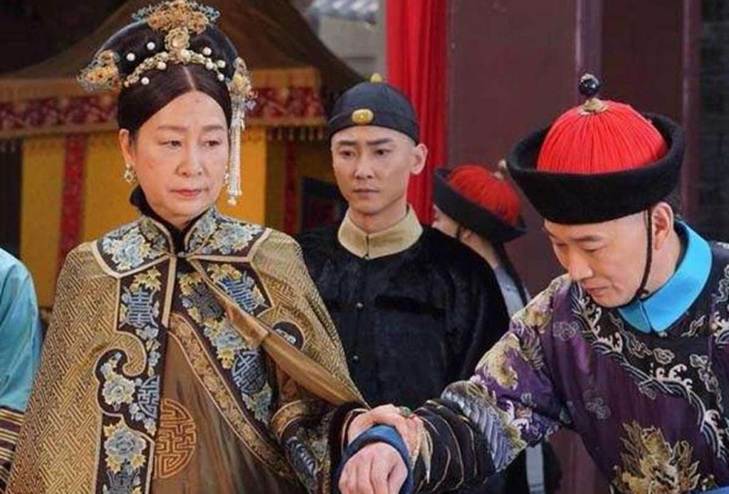 打人|清朝时期，慈禧太后吃饭前是要打人吗？真实的历史是怎样的呢？