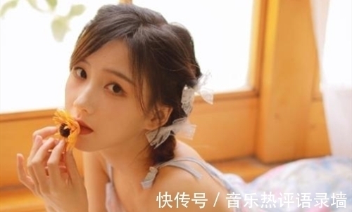 相思扣!婉约秋词十二首:水中载情愁不尽,花下相思扣心魂