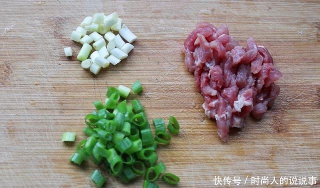  吃饭|不想吃饭的时候就炒这菜，酸爽开胃，5分钟出锅，特下饭