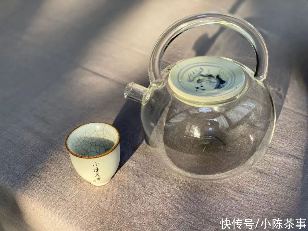 同样是煮茶，你煮出来的茶汤，是金黄的，为什么我的是枣红色的？