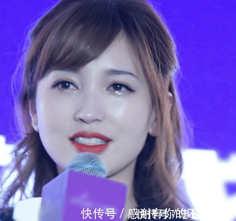 金莎|金莎出席活动,现场高清怼脸照曝光,婴儿肥明显,气质绝了