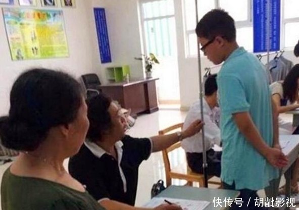 当年因身高矮自卑,花16万断骨增高72厘米的李亚诺,后来怎样