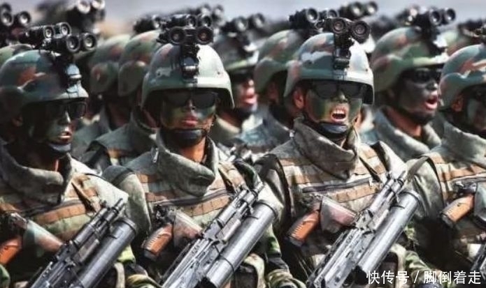 美国|揭秘:为什么美国大兵都喜欢戴墨镜?上过战场的老兵们才会知道!