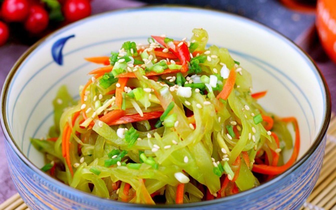 凉拌莴笋|春季多吃蔬菜,这4种蔬菜要常吃,含“天然叶酸”,别不懂