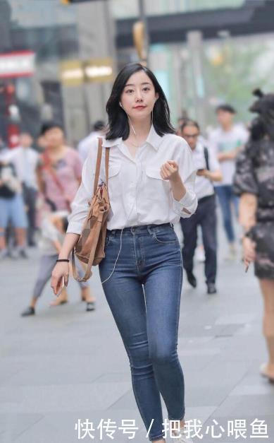 美佳人|白衬衫+牛仔裤,永不过时的经典穿搭,清新脱俗,穿出青春活力感