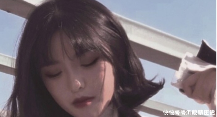 打扮|初中时代有这3个特点的女生,看似平淡无奇,其实都是宝藏女孩!