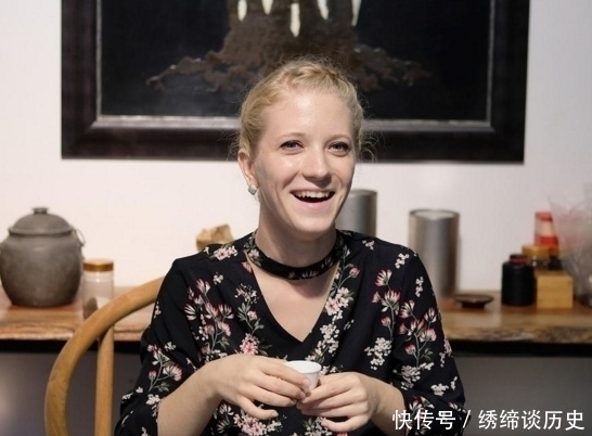 金岚|外国美女书法在中国获奖,看了他的作品,专家:日后必成大器!