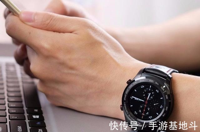 华为手机|华为带来的全新升级智能手表GT2 Pro，光看颜值就爱了！