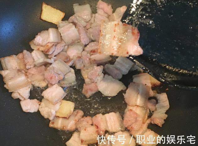 饭香|三伏天不吃炖肉，教您做盘“小炒肉”，简单省事，下饭香很解馋
