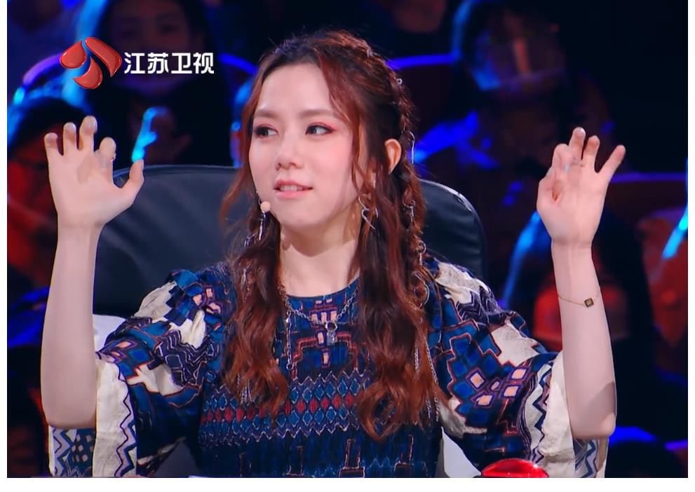 《點(diǎn)贊！達(dá)人秀》的評(píng)委不同以往，嚴(yán)肅派謝霆鋒，萌噠噠鄧紫棋