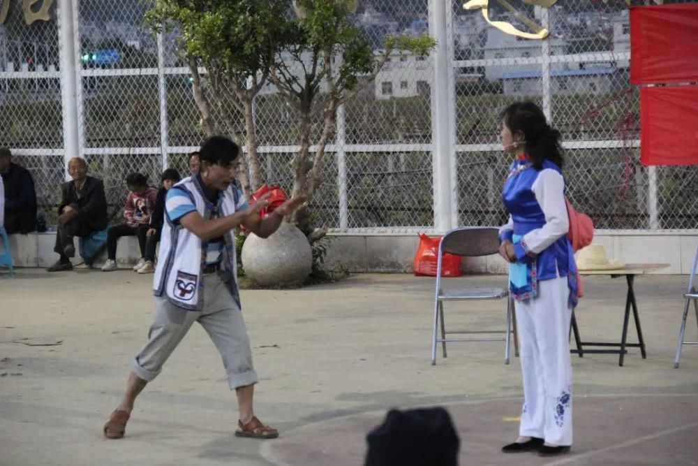  家门口|送戏下乡，让群众在家门口乐享“文化大餐”！